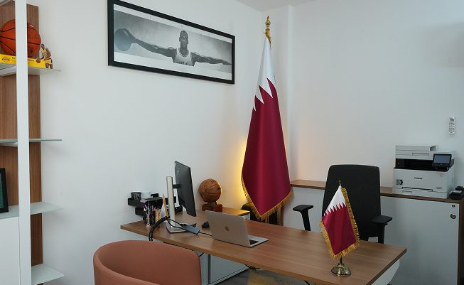 flag-products-office-desk